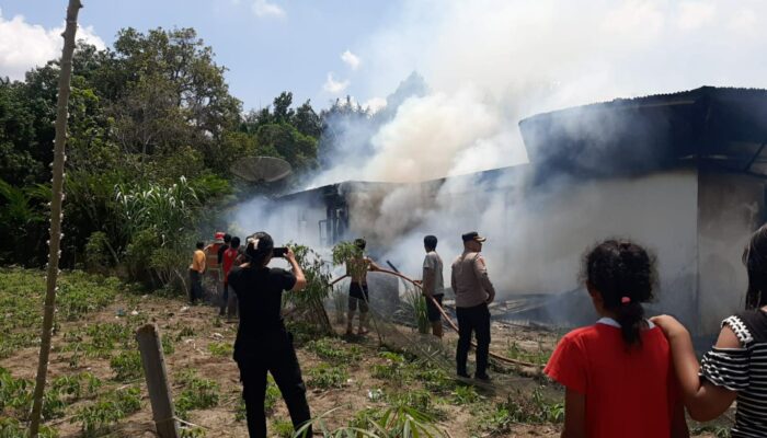 Satu Rumah Ludes Terbakar Di Tanjung Pasir, Kerugian Rp500 Juta