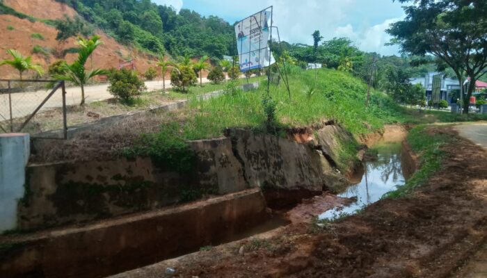 Tanggul Pengaman Tebing Ambruk