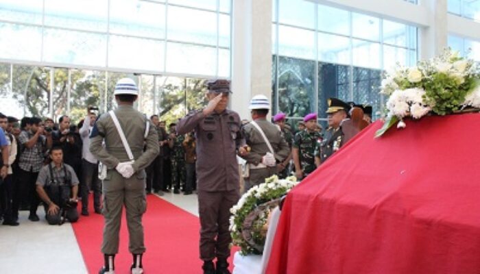 Kajati Sumut Hadiri Upacara Persemayaman Dan Penghormatan Terakhir Kepada Almarhum Baskami Ginting