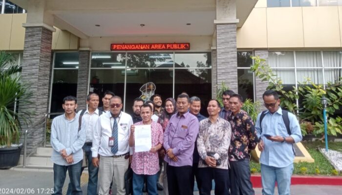 Didampingi 15 Pengacara, Wartawan Senior Laporkan Oknum Pj Bupati Tapteng