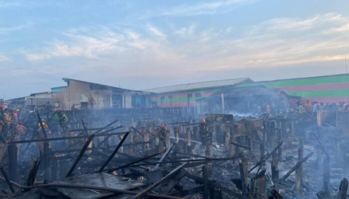12 Rumah Nelayan Ludes Terbakar Di Bagandeli