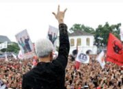 Ganjar-Mahfud Gunakan Bahasa Isyarat ‘I Love You’