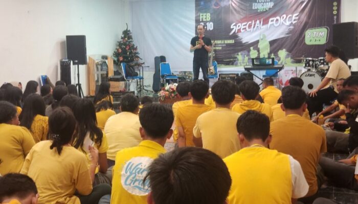 Berkumpul Di Samosir, Ratusan Anak Muda Danau Toba Doakan Prabowo-Gibran Menang