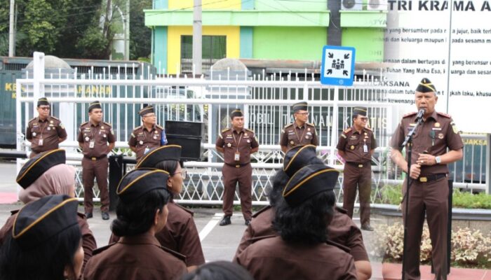 Pimpin Apel Pagi di Kejari Medan, Kajati Sumut Ajak Seluruh Jajaran Disiplin Dan Kompak