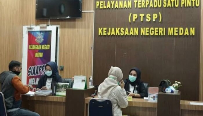 Kejari Medan Respon Tamu Di PTSP Dan Telah Tindaklanjuti Berkas Perkara Sesuai SOP