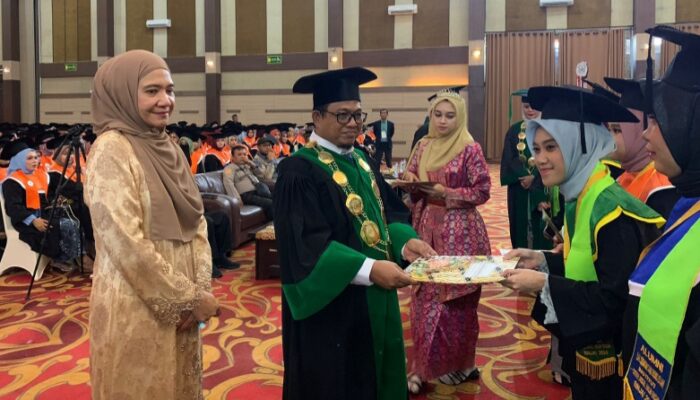 INSAN Binjai Wisuda 833 Sarjana Baru