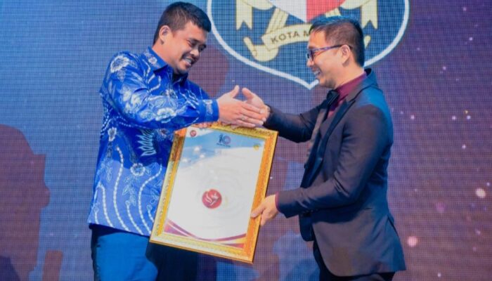 Bobby Nasution Raih Penghargaan Dedikasi Merajut Harmoni Menuju Satu Dasawarsa Berkarya Membangun Bangsa