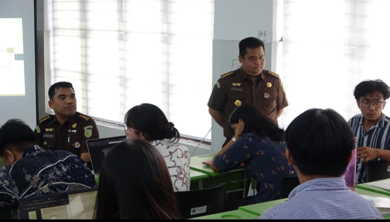 Jadi Dosen Tamu, Aspidsus Dr. Iwan Ginting Paparkan Pasal Tindak Pidana Korupsi Dalam KUHP Baru