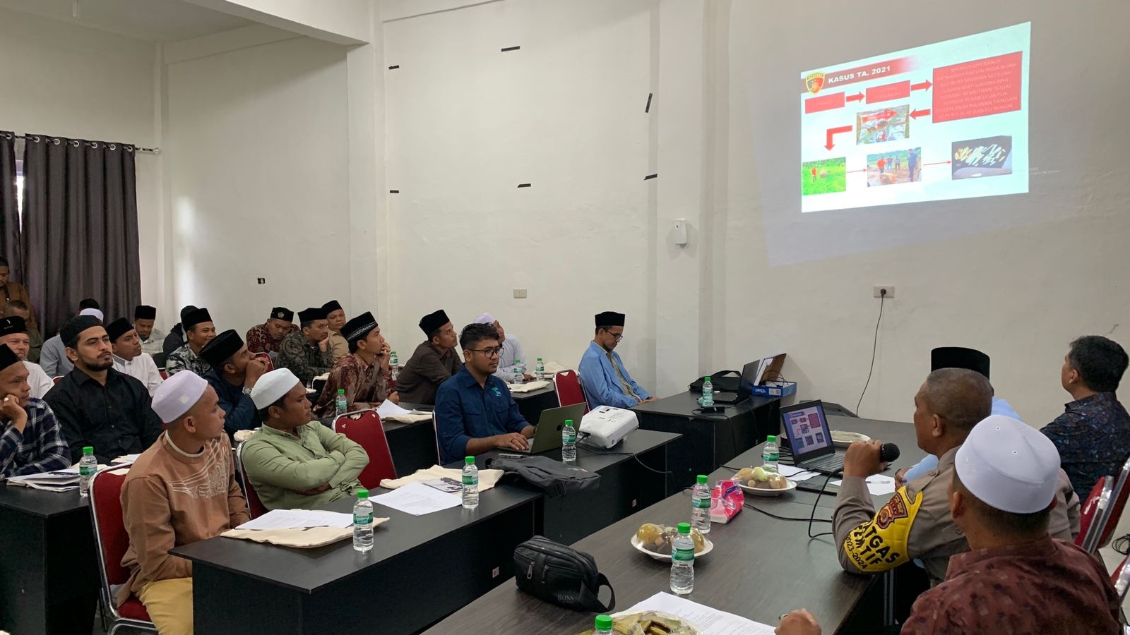 Khatib Masjid Dibekali Fatwa Larangan Membunuh Satwa Dilindungi Khatib Masjid Dibekali Fatwa Larangan Membunuh Satwa Dilindungi