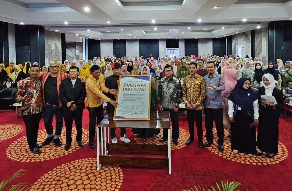 Syaridin Dan Suhartini Raih Perhargaan Anugerah Literasi Indonesia Syaridin Dan Suhartini Raih Perhargaan Anugerah Literasi Indonesia