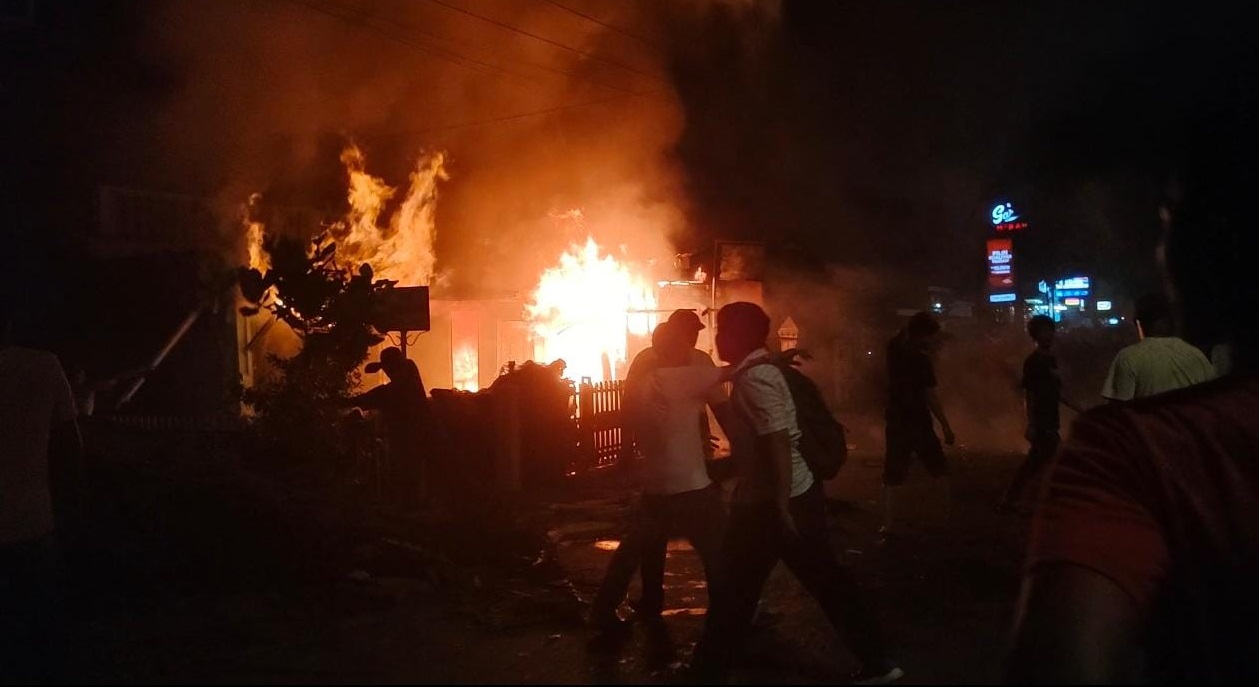 Lopo Sipange Di Jalan Kenanga Sidimpuan Ludes Terbakar Lopo Sipange Di Jalan Kenanga Sidimpuan Ludes Terbakar