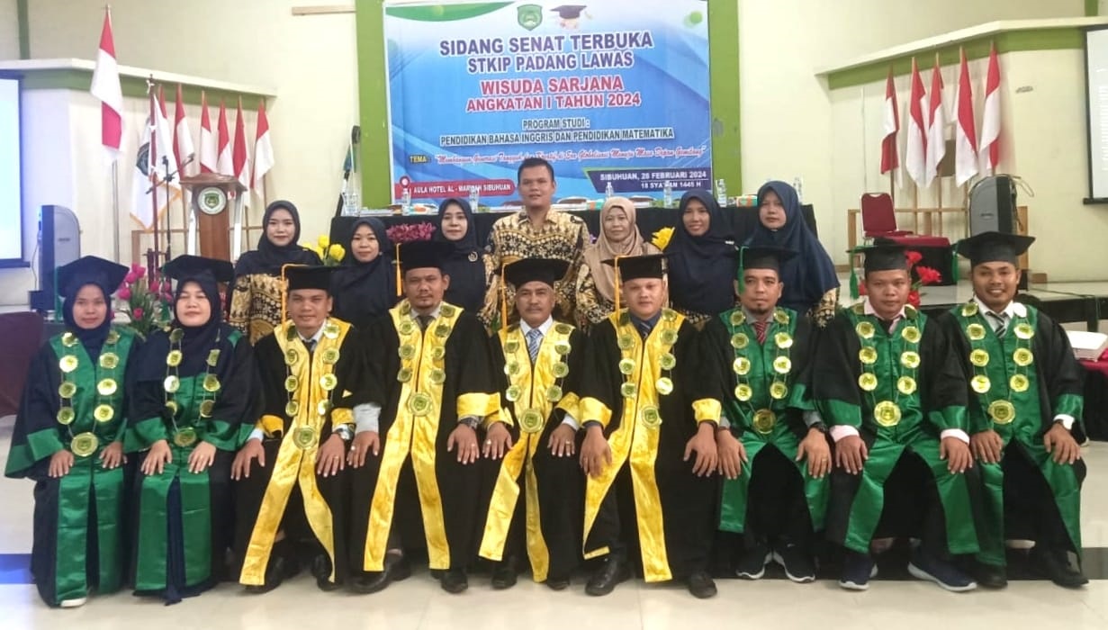 STKIP Padanglawas Gelar Wisuda Perdana STKIP Padanglawas Gelar Wisuda Perdana