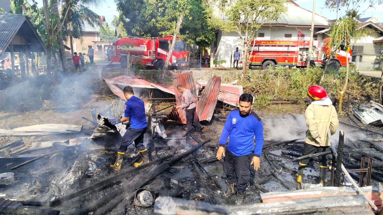 Ditinggal Pergi, Rumah Musnah Terbakar