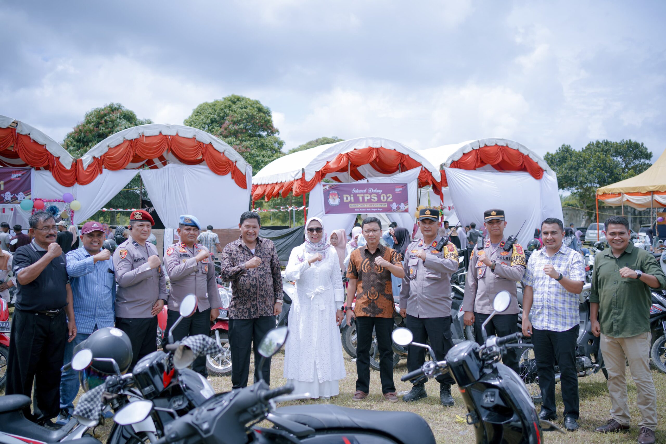 Pj Bupati Nagan Raya Pantau TPS Dan Coblos Di Suka Makmue Pj Bupati Nagan Raya Pantau TPS Dan Coblos Di Suka Makmue