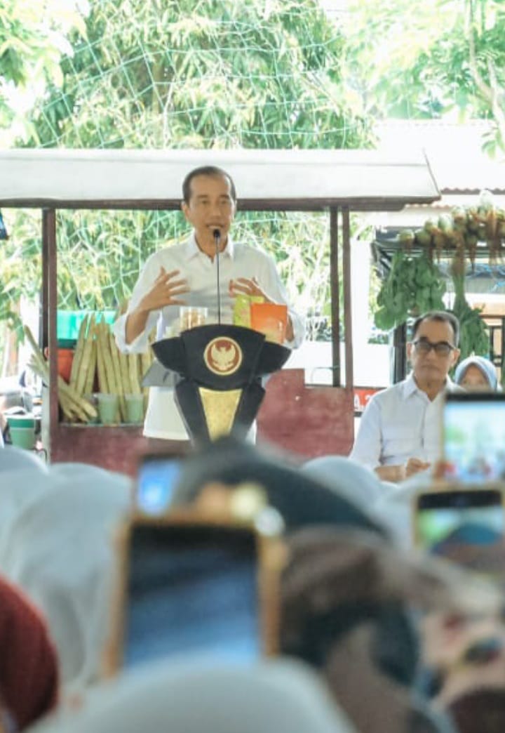Presiden Jokowi Apresiasi Produk UMKM Presiden Jokowi Apresiasi Produk UMKM