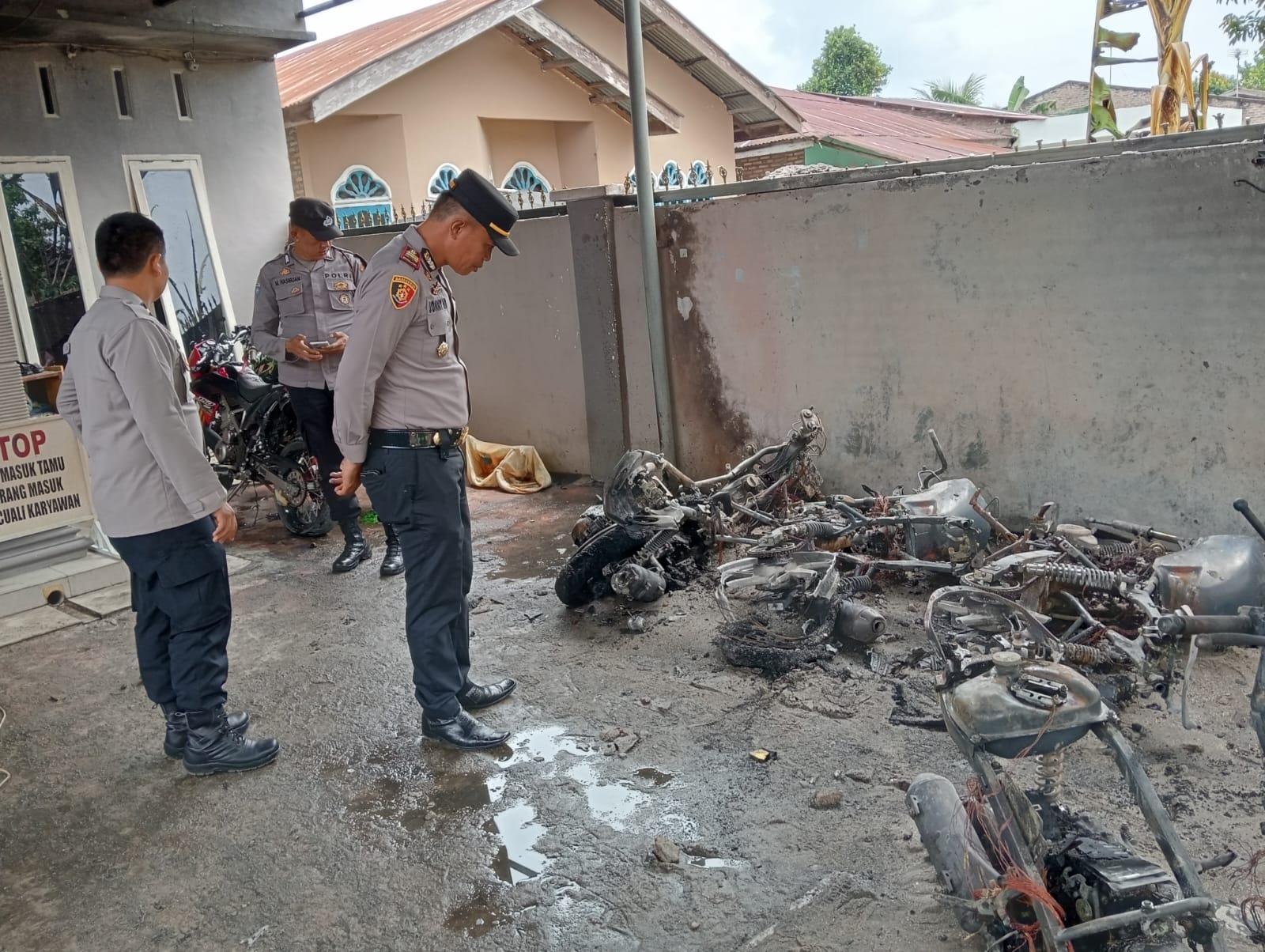 Kantor KSU Kebakaran, Tiga Luka, Lima Sepeda Motor Terbakar