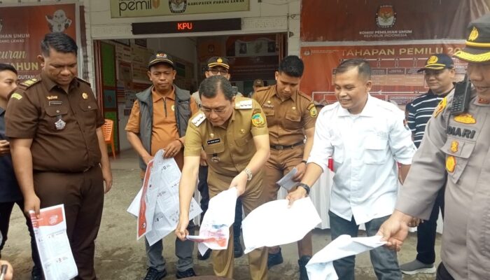 Pj Bupati Palas Musnahkan Dan Lepas Logistik Pemilu 2024