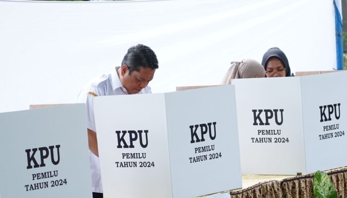 Prabowo-Gibran Menang Di TPS Tempat Pj Wali Kota Tebingtinggi Gunakan Hak Pilihnya