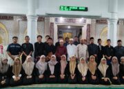 Ketua BKM Al-Hidayah Lantik Panitia Ramadhan 1425 H