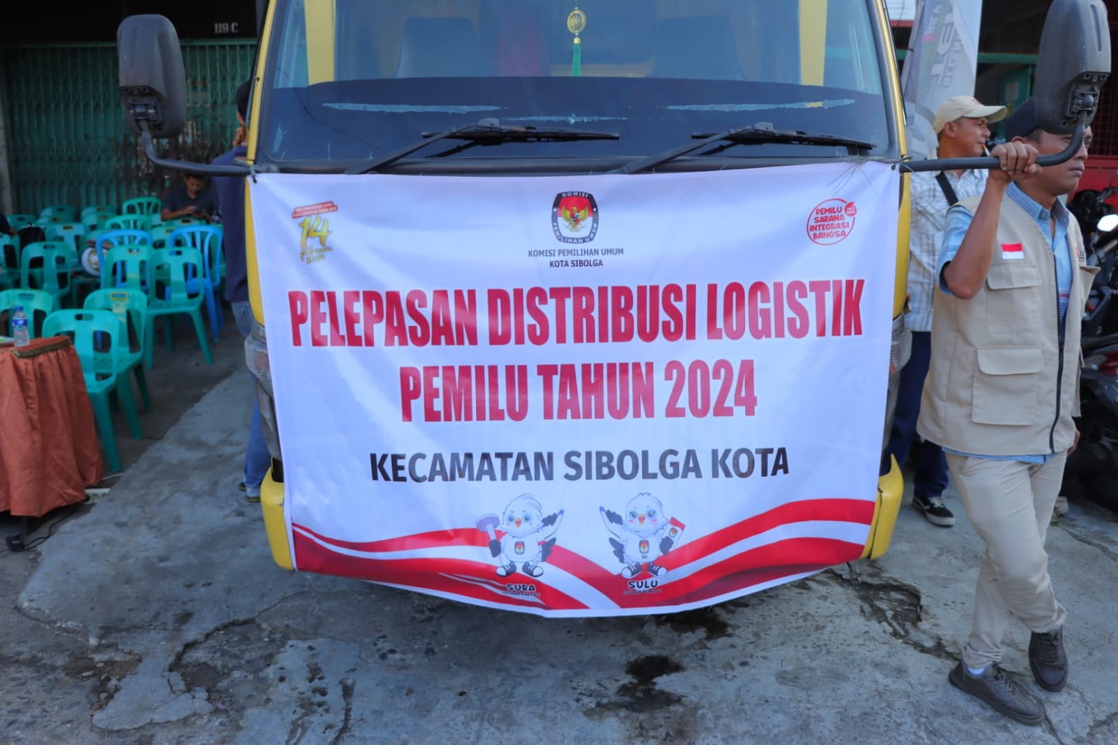 Pendistribusian logistik pemilu di Kota Sibolga, Selasa (13/2). Waspada/ist