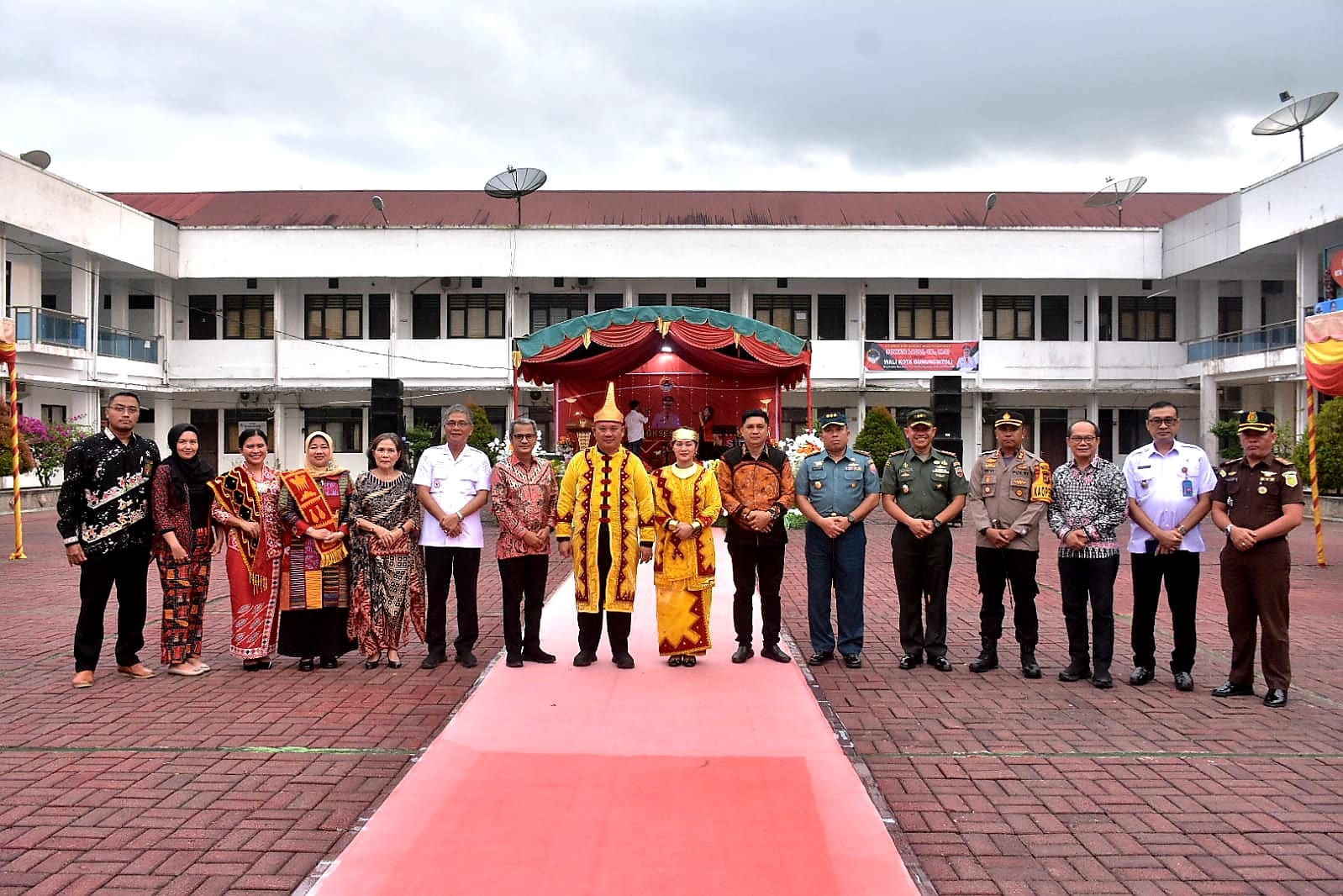 Kegiatan penyambutan dan syukuran serta ramah tamah atas pelantikan So'wa'a Laoli, SE, M.Si sebagai Walikota Gunungsitoli, Rabu (7/2). Waspada /Ist