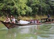 Ngeri-Ngeri Sedap Berjam-jam Arungi Sungai Ke TPS Terpencil Aceh Timur…