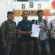 Caleg PKB dari Dapil 2 Kota Tanjungbalai, Joko Iskandar Matondang didampingi Tim Kuasa Hukumnya melaporkan dugaan tindak pidana pemilu oleh oknum penyelenggara ke Bawaslu Kota Tanjungbalai. Waspada/Rasudin Sihotang