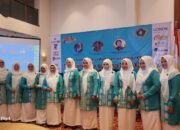Paduan suara Ikatan Keluarga Wartawan Indonesia (IKWI) Aceh tampil di pentas Hari Pers Nasional (HPN) 2024 di gedung Candi Bentar, Putri Duyung Ancol, Jakarta Utara, Minggu (18/2). (Waspada/Ist)