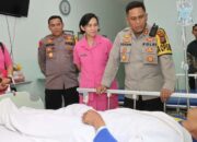 Kapolres P.Siantar Jenguk Personel Sakit Setelah Pam PPK
