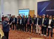 Ketua Umum PWI Pusat, Hendry Ch Bangun mengukuhkan kepengurusan PWI Pusat pada rangkaian acara Konkernas PWI di Candi Bentar Ancol, Jakarta Utara, (18/2). (Waspada/Ist)