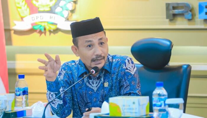Haji Uma Masih Di Atas, Darwati A Gani Menyodok