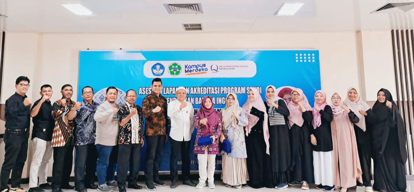 Dekan FKIP, Wadek 1, Wadek 2, Asesor Lamdik bersama Dosen Prodi Pendidikan Bahasa Inggris Universitas Samudra. Waspada/Munawar