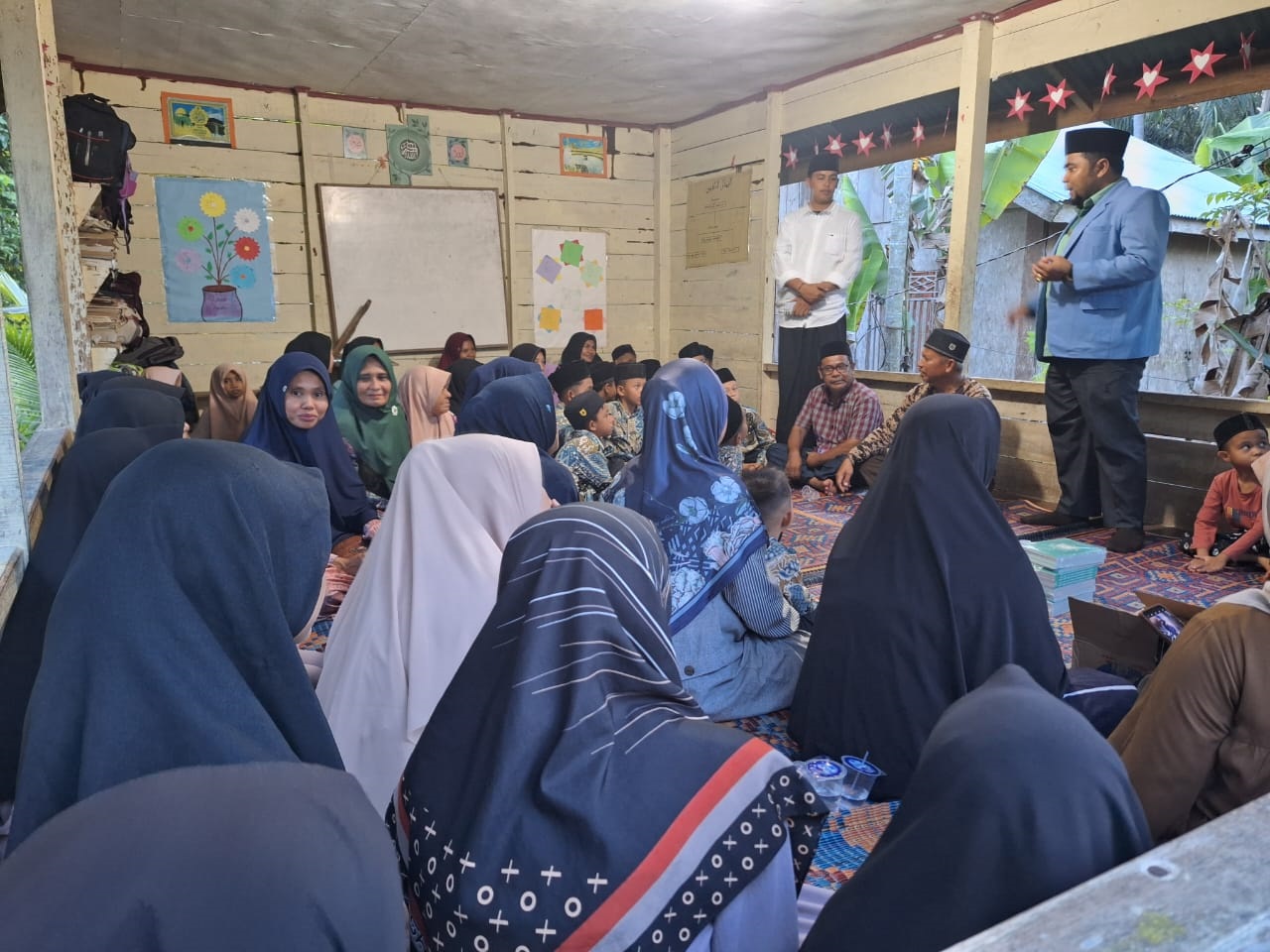 Dr Mulia Semangati Ratusan Santri Di Aceh Timur Dr Mulia Semangati Ratusan Santri Di Aceh Timur