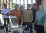 Kepala DPMG Aceh Besar Carbaini S.Ag didampingi Kabid TTG dan SDA Sri Wahyuna SH MH monitoring program Posyantek di Gampong Riting dan Krueng Lam Kareung, Kecamatan Indrapuri, Kamis (22/2). (Waspada/Ist)