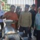 Kepala DPMG Aceh Besar Carbaini S.Ag didampingi Kabid TTG dan SDA Sri Wahyuna SH MH monitoring program Posyantek di Gampong Riting dan Krueng Lam Kareung, Kecamatan Indrapuri, Kamis (22/2). (Waspada/Ist)