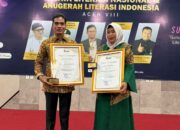 Syaridin Dan Suhartini Raih Perhargaan Anugerah Literasi Indonesia
