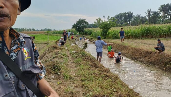 Bertahun Tak Berfungsi, Warga Silau Malaha Gotroy Perbaiki Saluran Irigasi