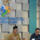 Asisten Administrasi Umum Sekda Aceh, Dr. H. Iskandar, AP, S.Sos, M.Si, saat menghadiri rilis berita statistik Pertumbuhan Ekonomi Aceh, di Aula BPS Aceh, Banda Aceh, Senin (5/2). (Waspada/Ist)
