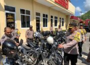 Kapolres Sibolga, AKBP Achmad Fauzy cek kendaraan dinas yang akan dipergunakan personelnya untuk mengamankan Pemilu 2024, di Lapangan Apel Polres Sibolga, Senin (5/2). Waspada/ist