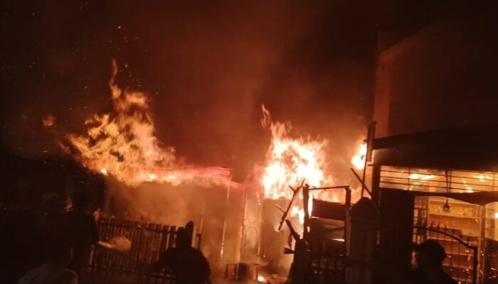 Lopo Sipange Di Jalan Kenanga Sidimpuan Ludes Terbakar