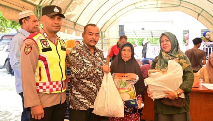 Warga Lheu Blang Darul Imarah Padati Pangan Murah