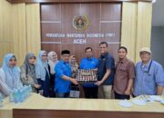 Pemotongan Kue Ultah Warnai Syukuran HPN 2024 Di PWI Aceh