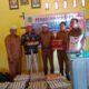 Pemkab Palas melalui BPBD memberikan bantuan sembako kepada keluarga korban banjir di Kecamatan Batang Lubu Sutam. (Waspada/Ist)