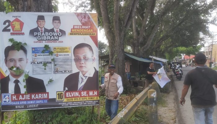 Panwaslu Babalan Tertibkan Alat Peraga Kampanye 