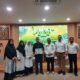 DEKAN FEBI UINSU, WD 1 Dr. Isnaini Harahap, M.Ag, WD 2 Dr. Fauzi Arif Lubis, MA dan WD 3. Dr. Marliyah, M.Ag serta sekretaris Jurusan Manajemen, foto bersama Achmad Tirmizi, ST.,MM. sebagai narasumber. Waspada/Ist