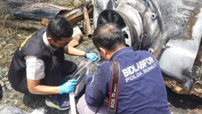 Tim Labfor Poldasu Turun Ke TKP Kebakaran Rumah Junaidi Marpaung Tim Labfor Poldasu Turun Ke TKP Kebakaran Rumah Junaidi Marpaung