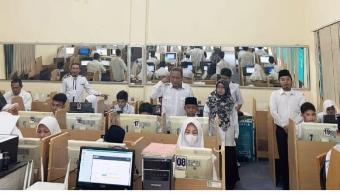 44 Siswa MAN Binjai Ikut OSN Berbasis CAT