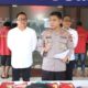 KABID Humas Poldasu Kombes Pol. Hadi Wahyudi bersama Dir Narkoba Kombes Pol. Yemi Mandagi saat pemaparan pengungkapan kasus narkoba di Poldasu, baru-baru ini. Waspada/Ist