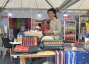 Produk UMKM Ramaikan F1 Poweboat Danau Toba 2024