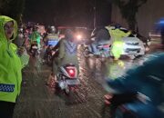 Kondisi Banjir, Kasat Lantas Polres P. Siantar Gatur Arus Lalu Lintas